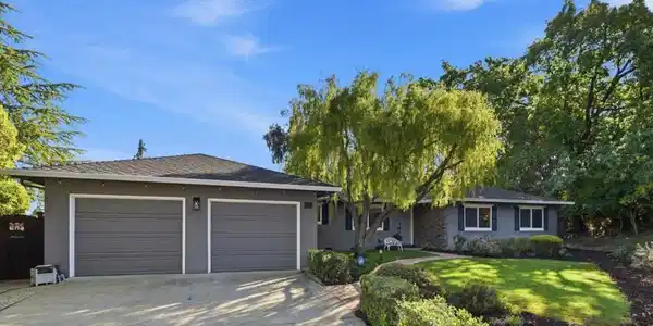1370 Hillcrest Court