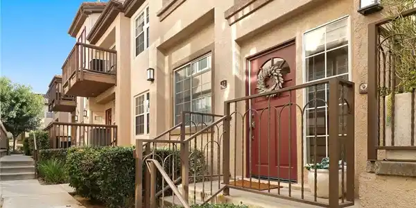 12 Montana Del Lago Drive