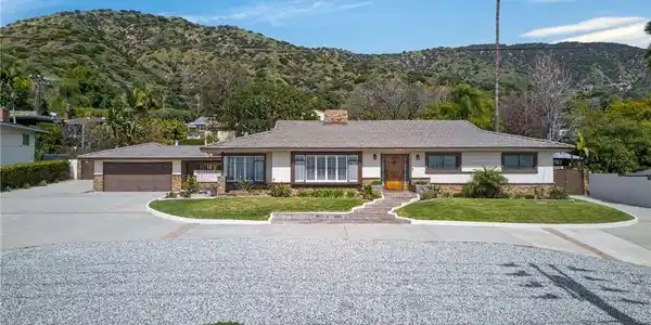 1025 W Sierra Madre