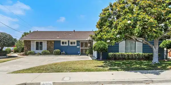 6304 Lake Lucerne