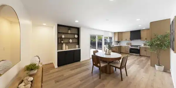 7225 Laura Ct