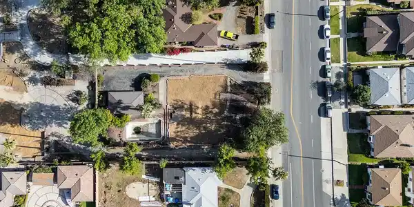 1536 N Altadena Dr
