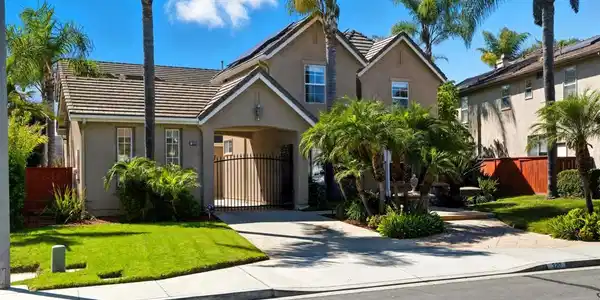 320 Crownview Ct