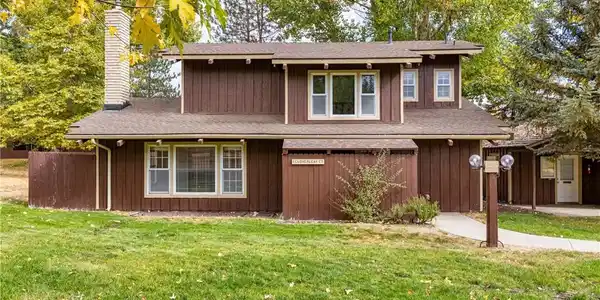 1 Cloverleaf Court