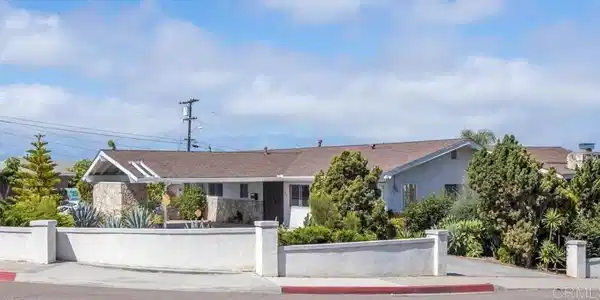 3433 Eleanor Place
