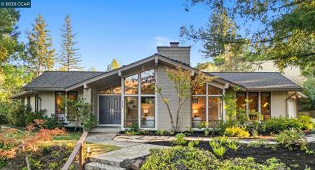 225 Vagabond Ct
