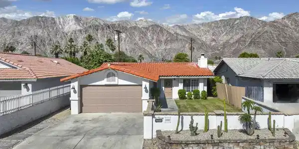 51685 Avenida Herrera