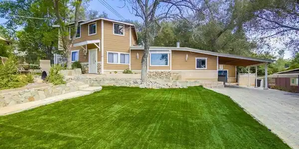 124 South Ln
