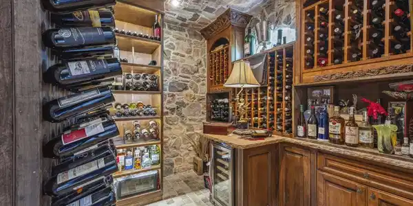 2484 Dos Lomas