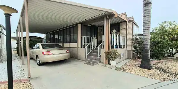 1295 S Cawston