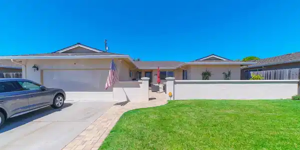 731 La Mesa Drive