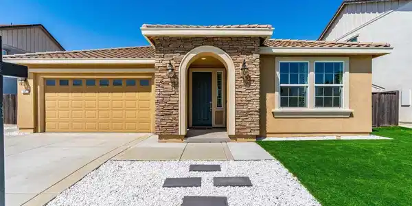 31 Rustic Ct
