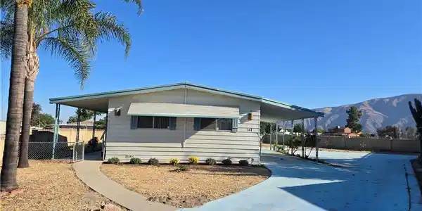 141 N Palomar