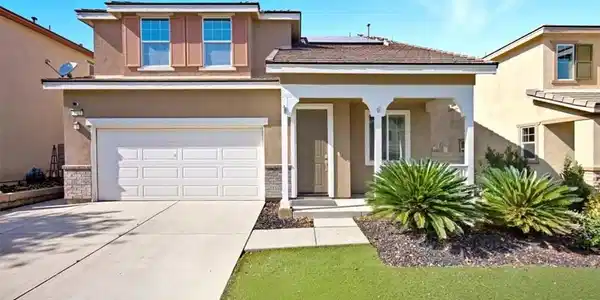 3715 Bur Oak