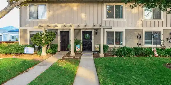 3906 Bixby