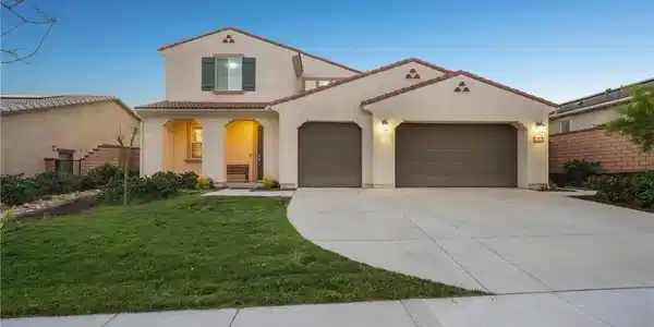 1886 Pele Way