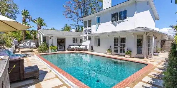 3175 Mountain View Drive