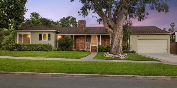 2306 Glen Canyon Road