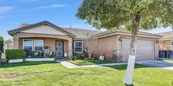 1277 coast oak Trail