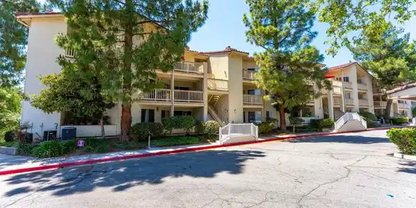 5728 Oak Bend Lane