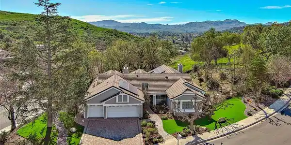 491 Twin Oaks Court