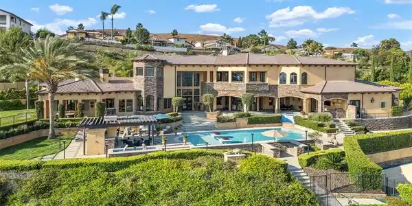 20303 Fairmont Boulevard