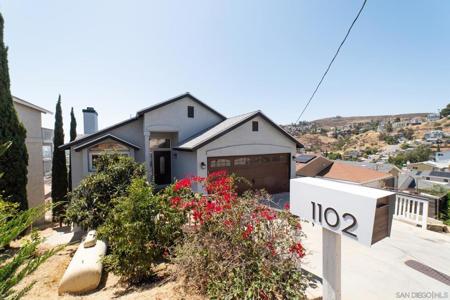1102 La Mesa
