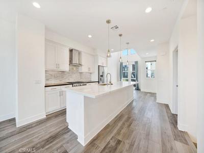 1658 Topanga