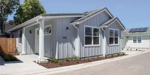1452 Ronald Way