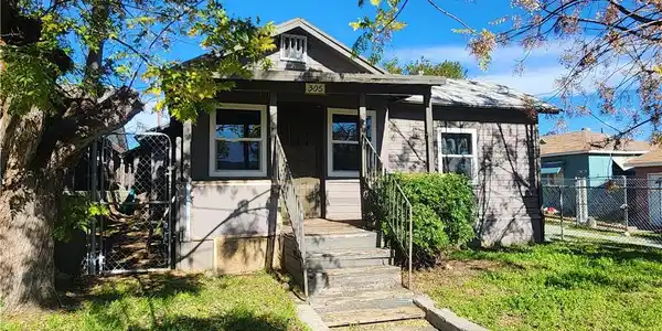 305 W Heald