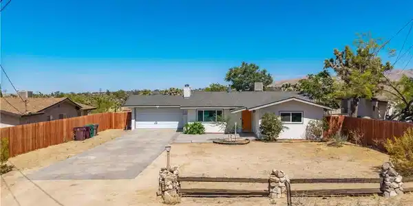 7563 Valley Vista Avenue