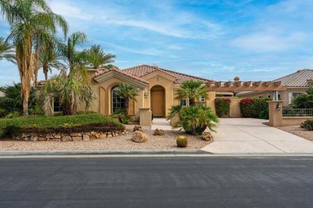 2 Vista Mirage Way