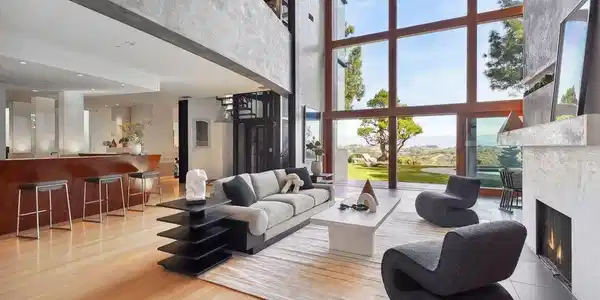 2238 Stradella Road