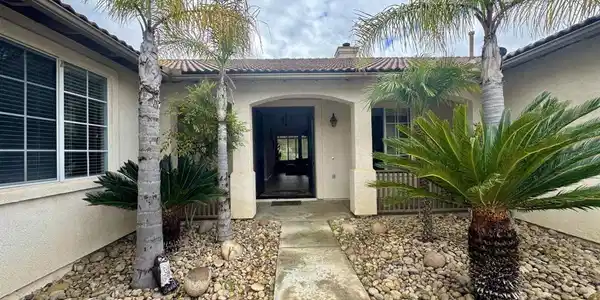 23661 Calle Ovieda
