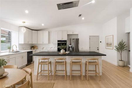52740 Avenida Alvarado