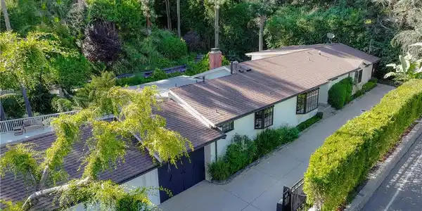 3479 Mandeville Canyon Road