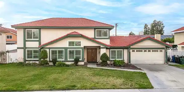 1790 N Encina
