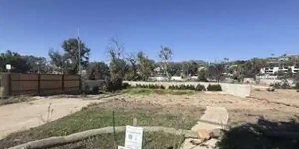 676 N Las Casas