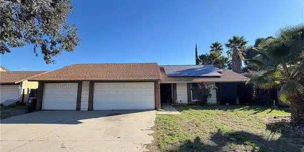 1159 N Wisteria