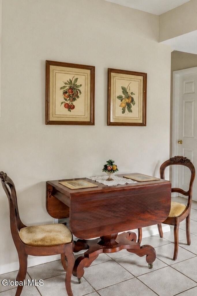 Image 4: Small Table