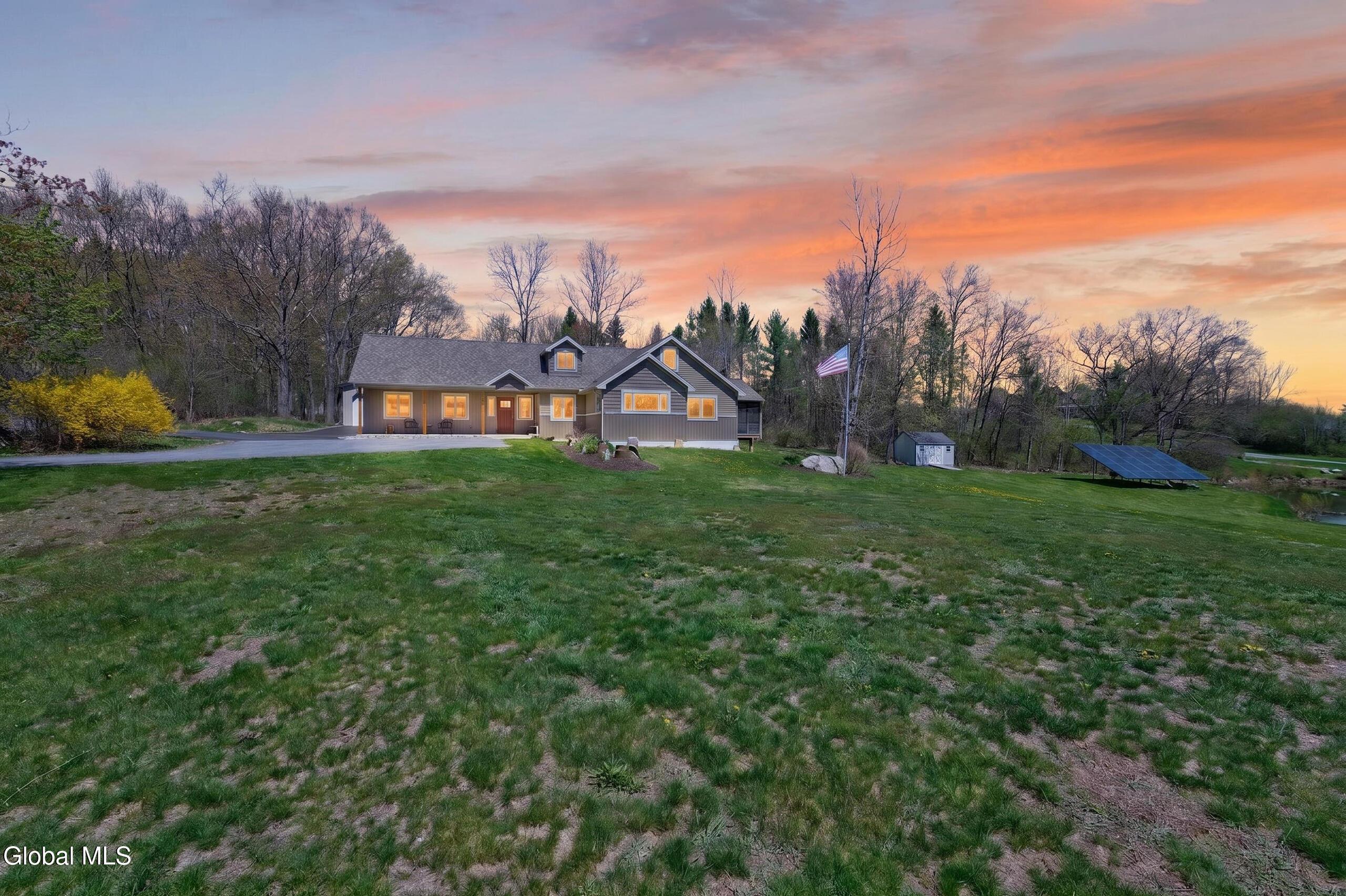 Image 3: 0 Front 1twilight