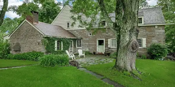 Image 3: English Cottage