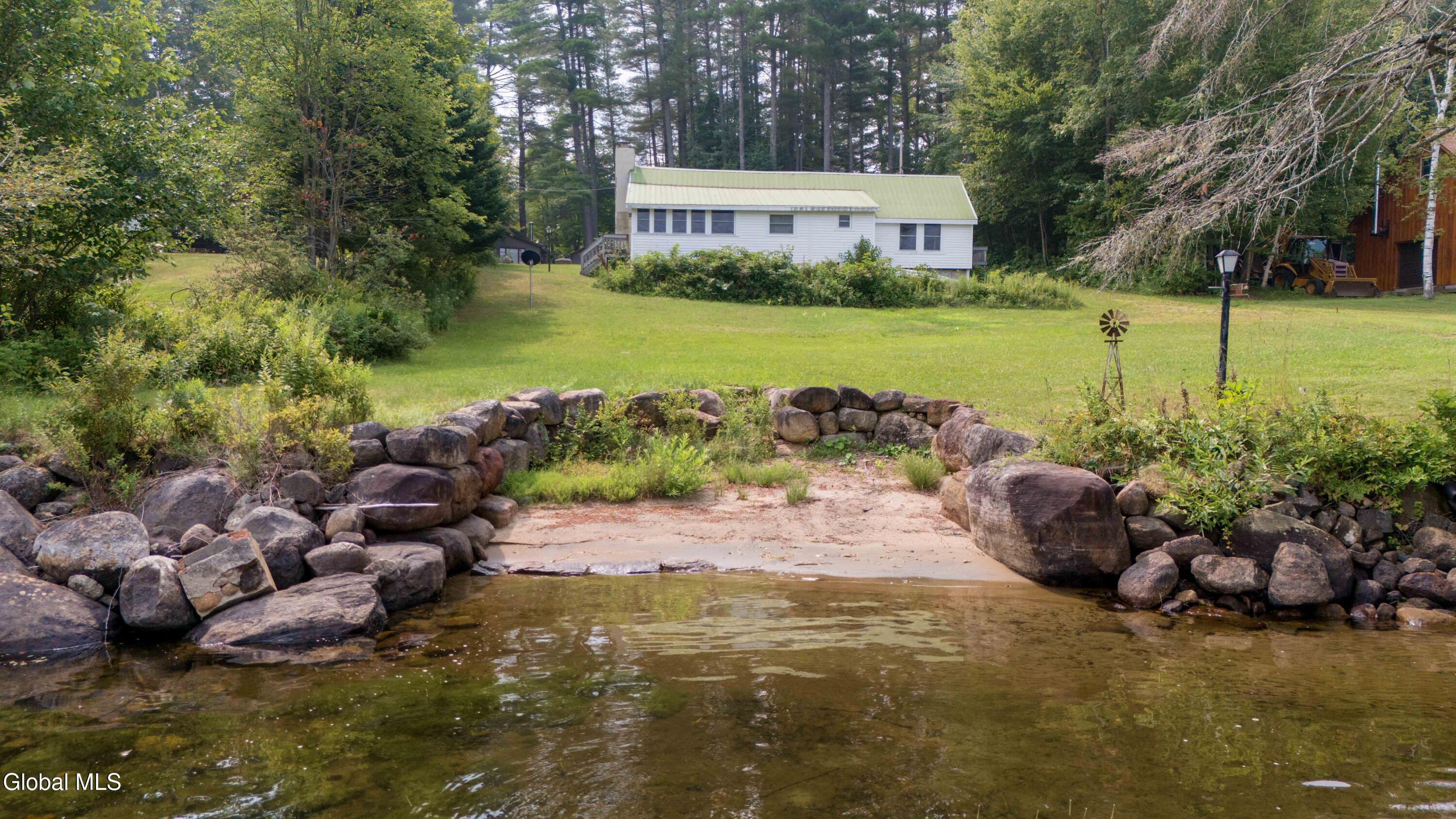 Image 2: 113 Brown Point Rd-44