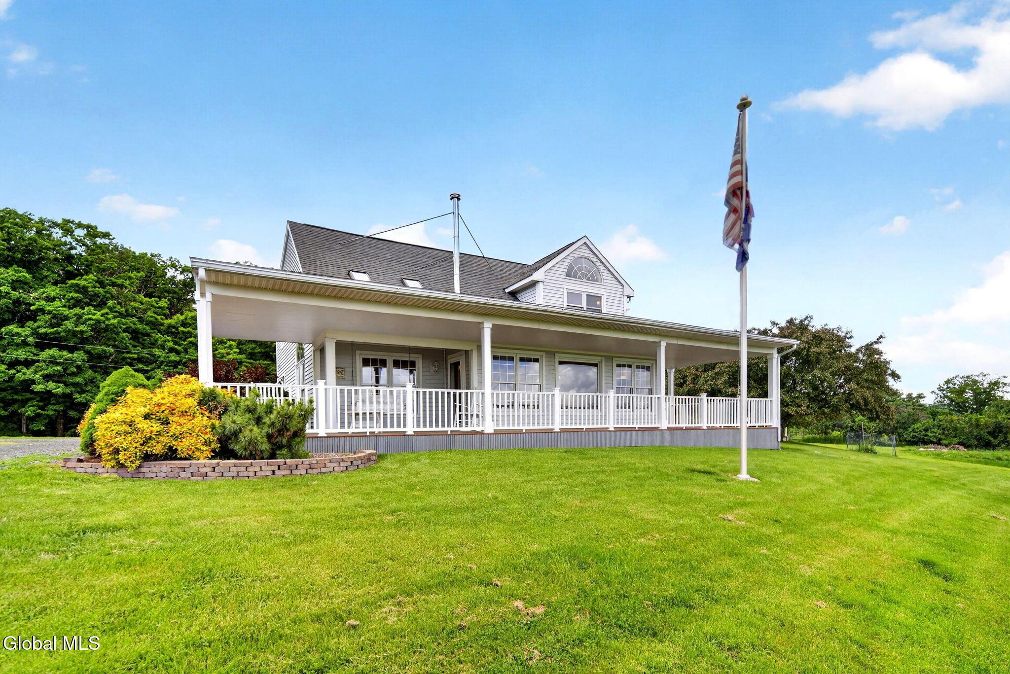 Image 2: 1-web-or-mls-001-DSC08589