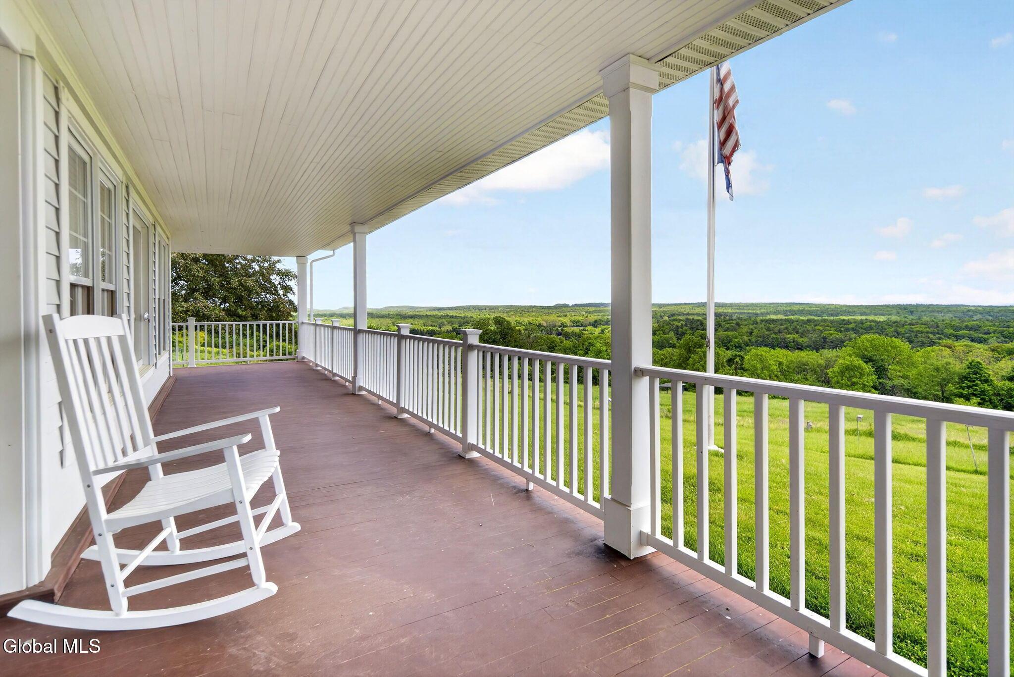 Image 4: 3-web-or-mls-003-DSC08604
