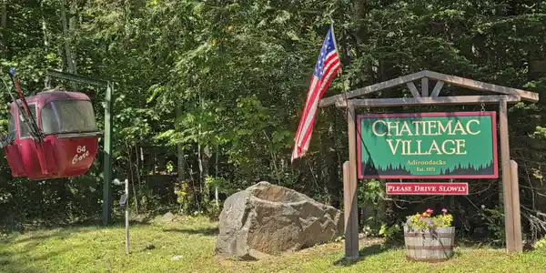 Image 2: Entry to Chatiemac