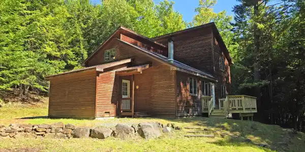 Image 4: Outside pic 1