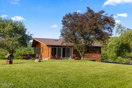 1072 Ravine Road