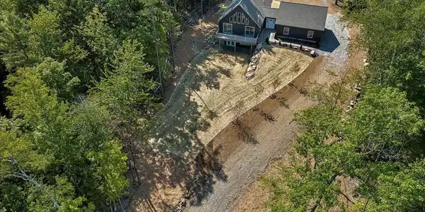 Image 3: 10-106 Mountain Path-13