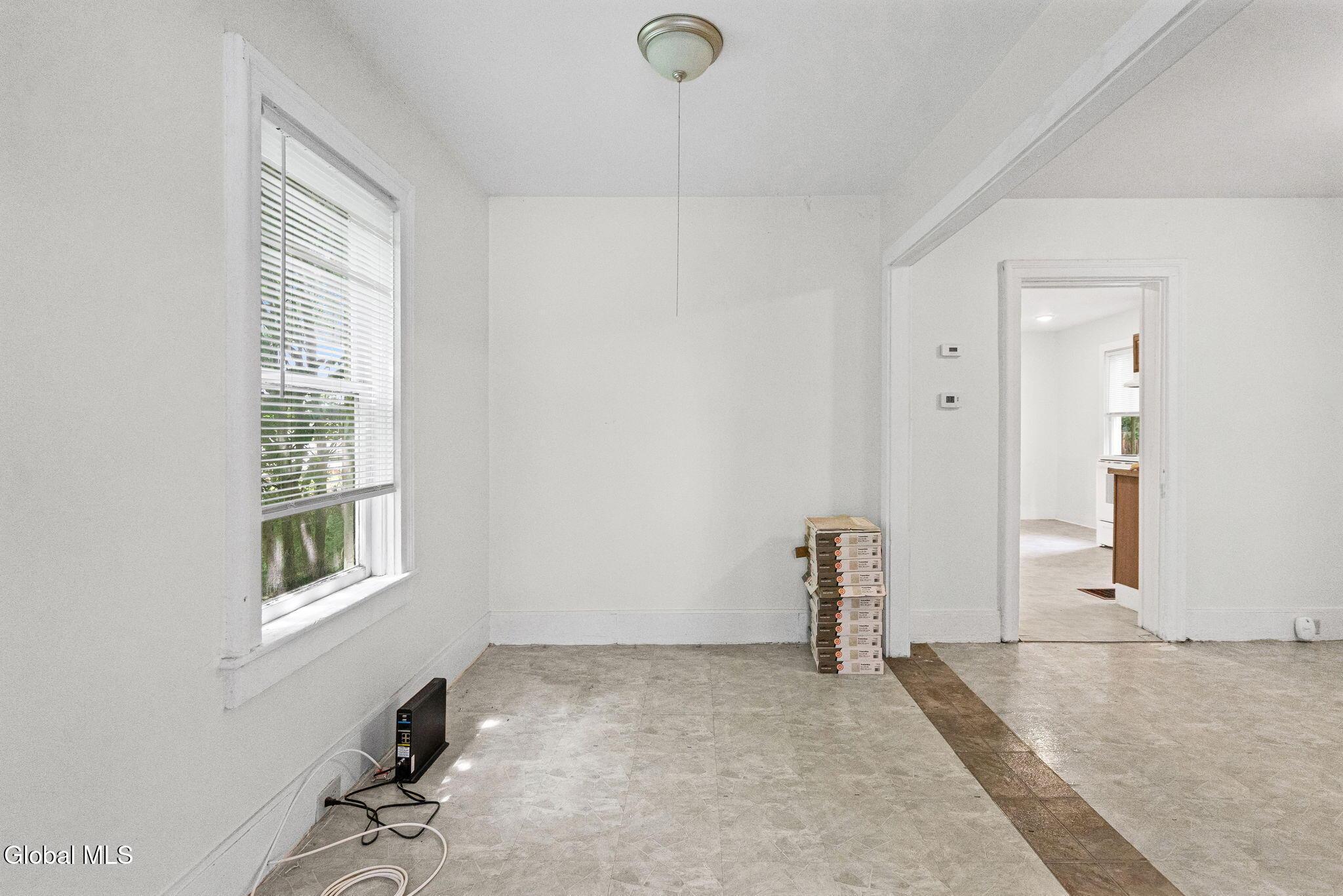 Image 4: 7-web-or-mls-51-4th-ave